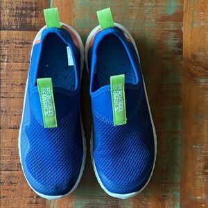 Rugged Shark Toddler & Kids Water Shoe size 2